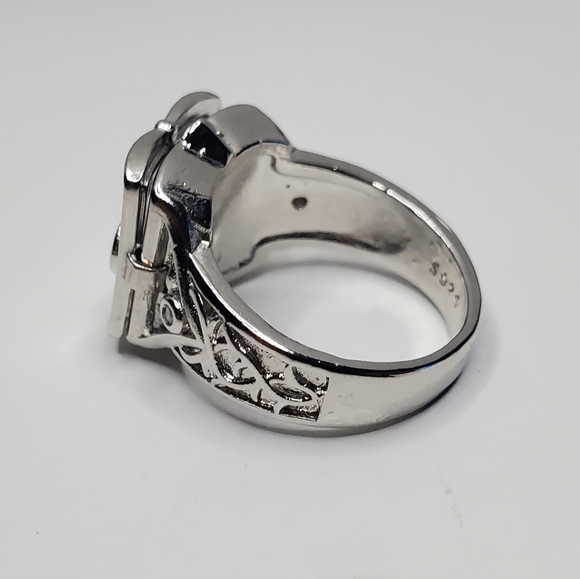 Mens Silver Open Locklet Secret Compartment Ring - Picture 13 of 16